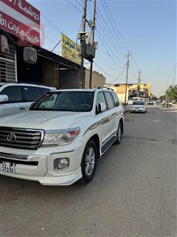 تۆیۆتا لاند کروزەر